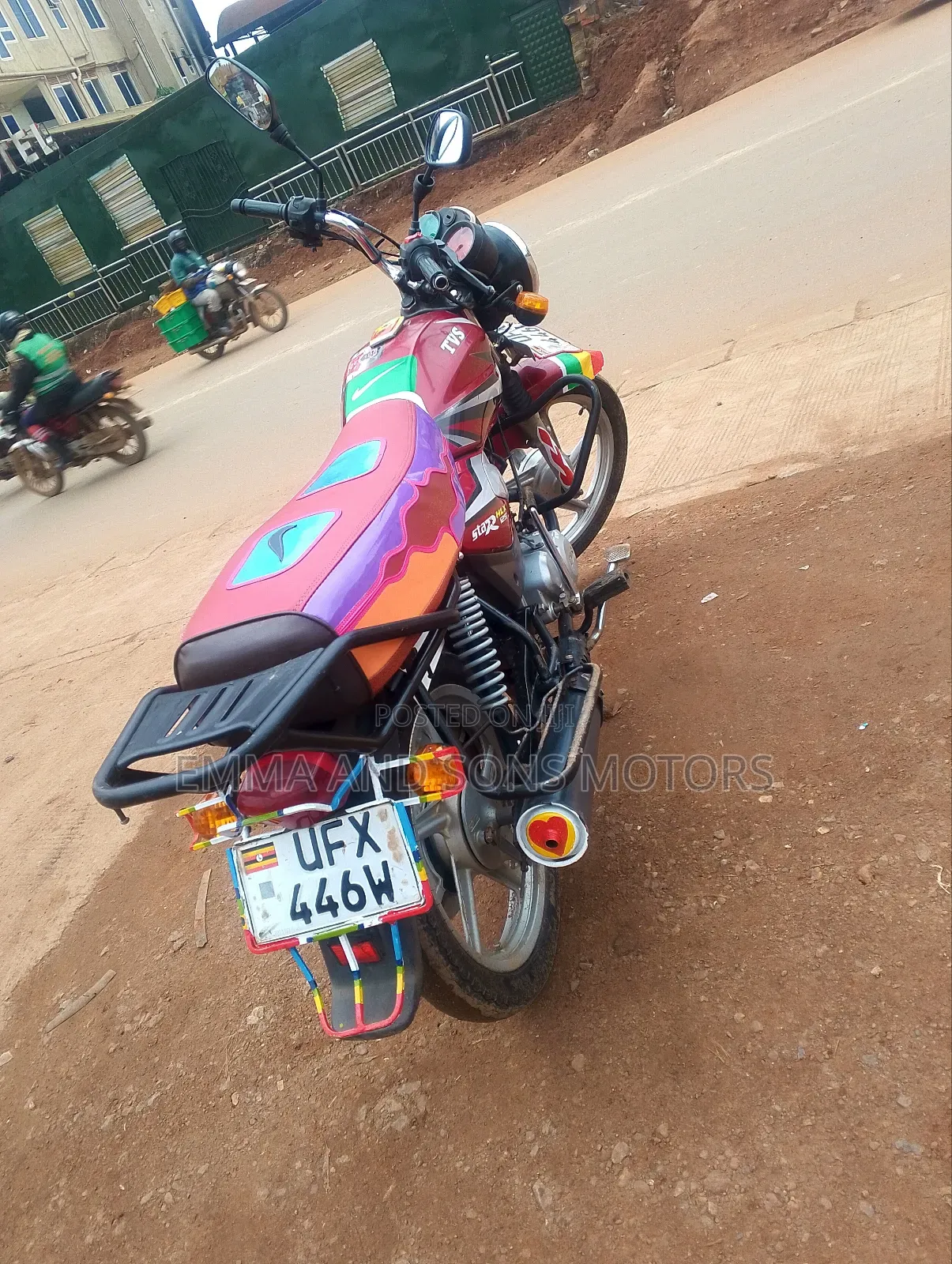 TVS HLX 125 2023 Red