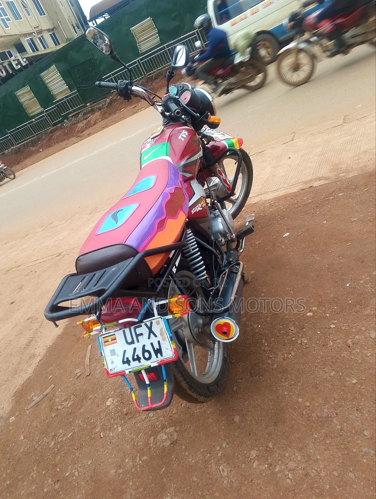 TVS HLX 125 2023 Red