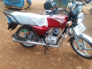 Bajaj Boxer 100 2025 Red
