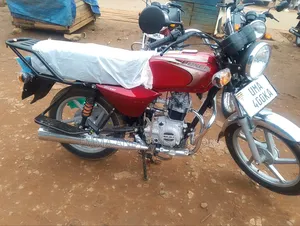 Bajaj Boxer 100 2025 Red