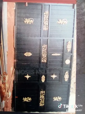 Metallic Gate