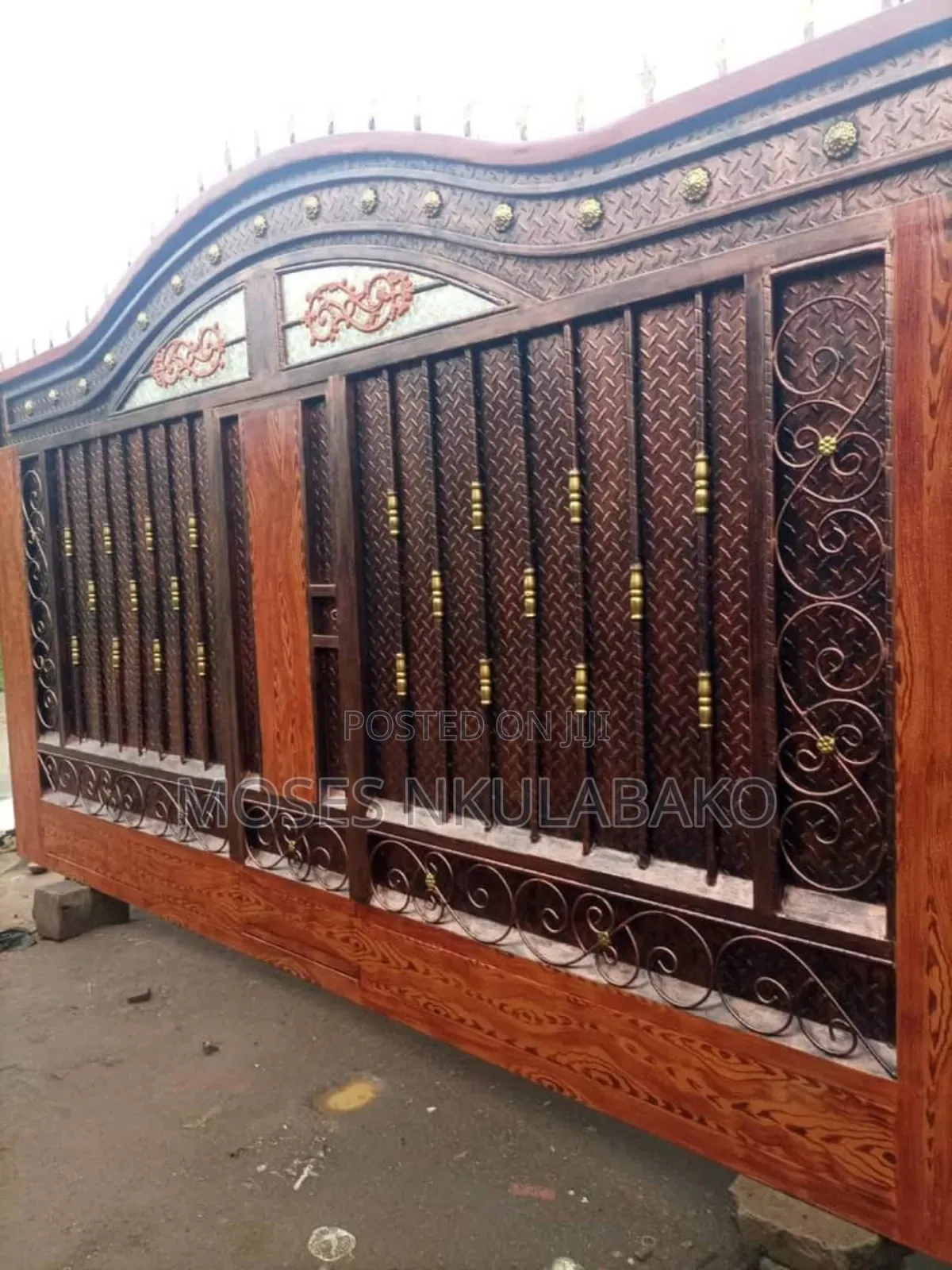 Metallic Gate