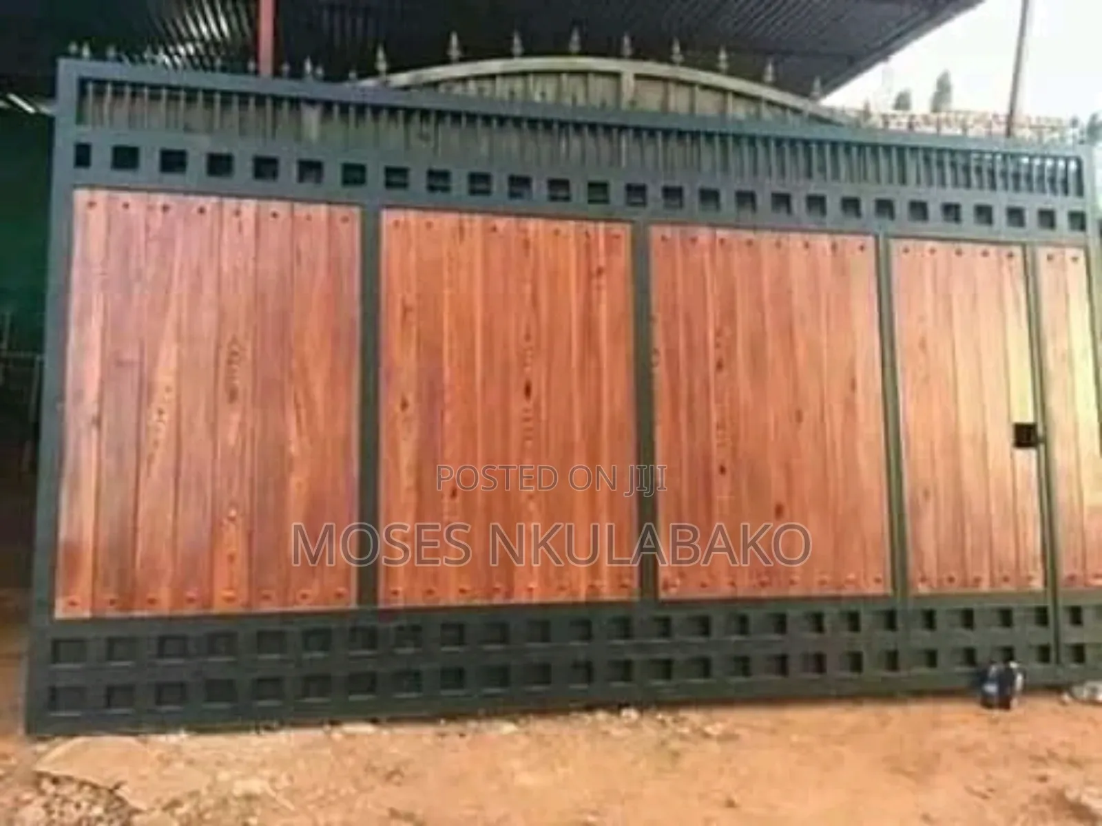 Metallic Gate