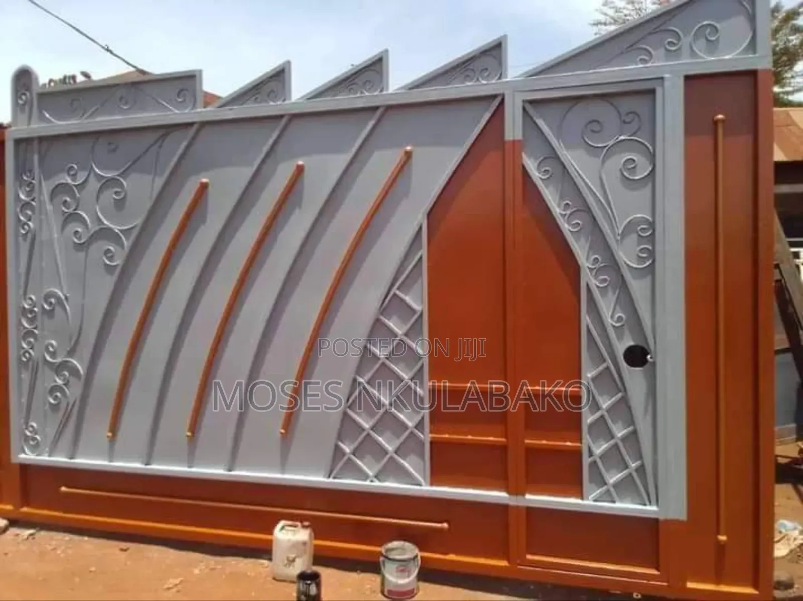 Metallic Gate