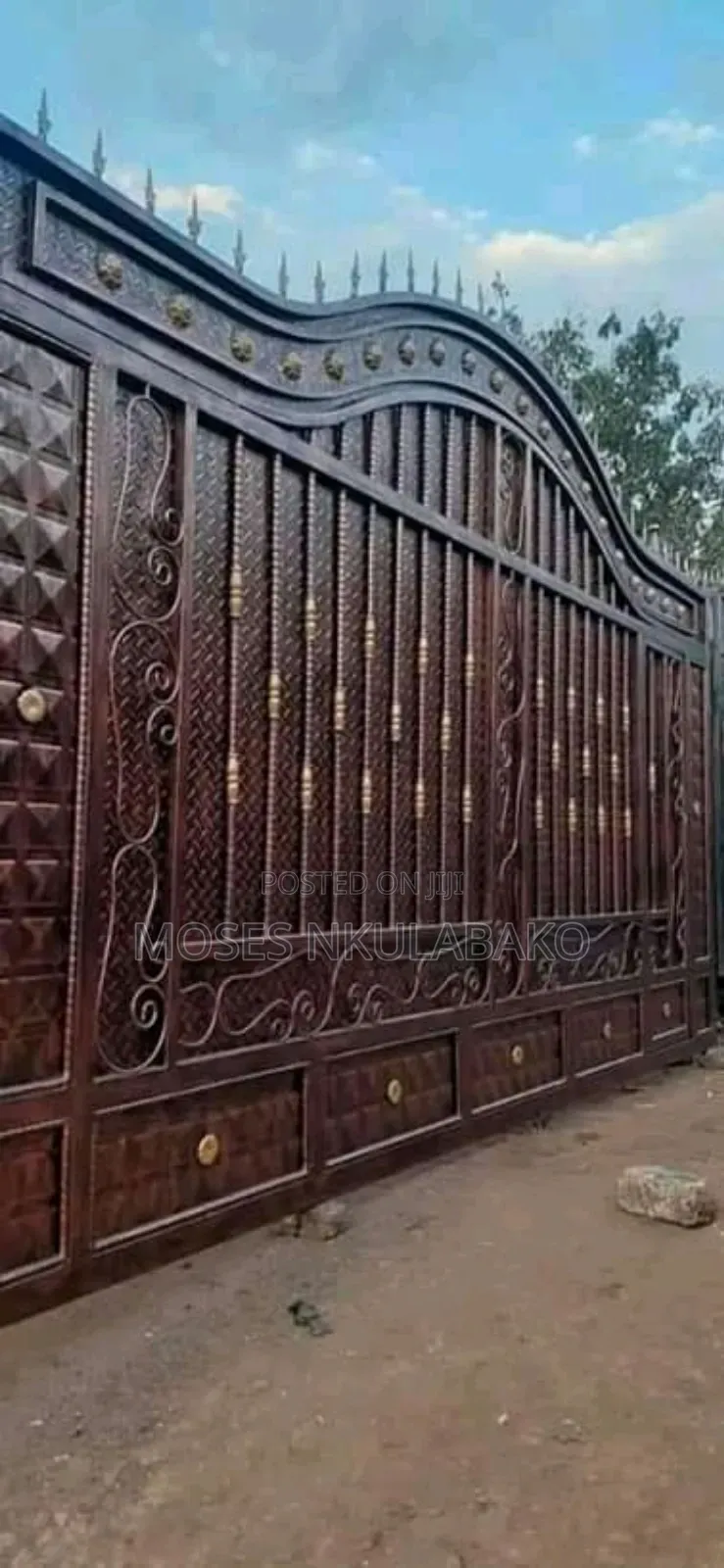 Metallic Gate