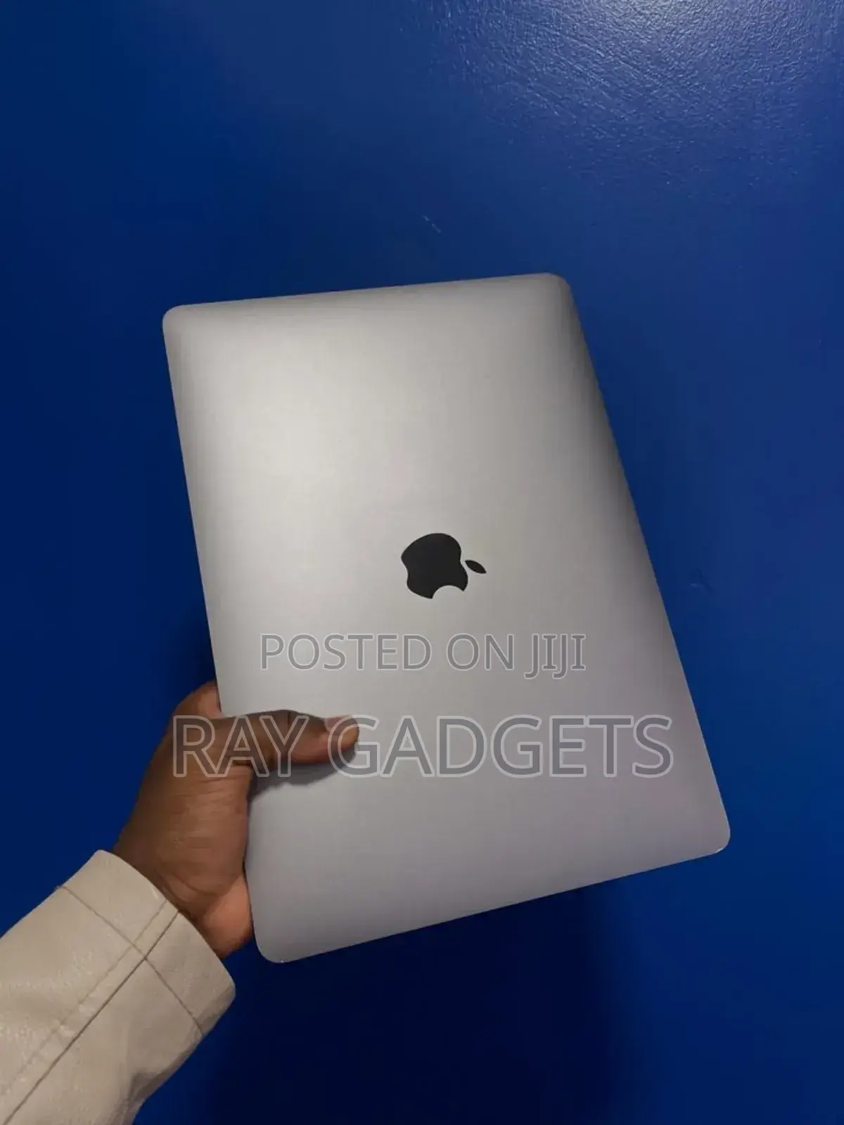 New Laptop Apple MacBook 2020 16GB Intel Core i7 SSD 512GB