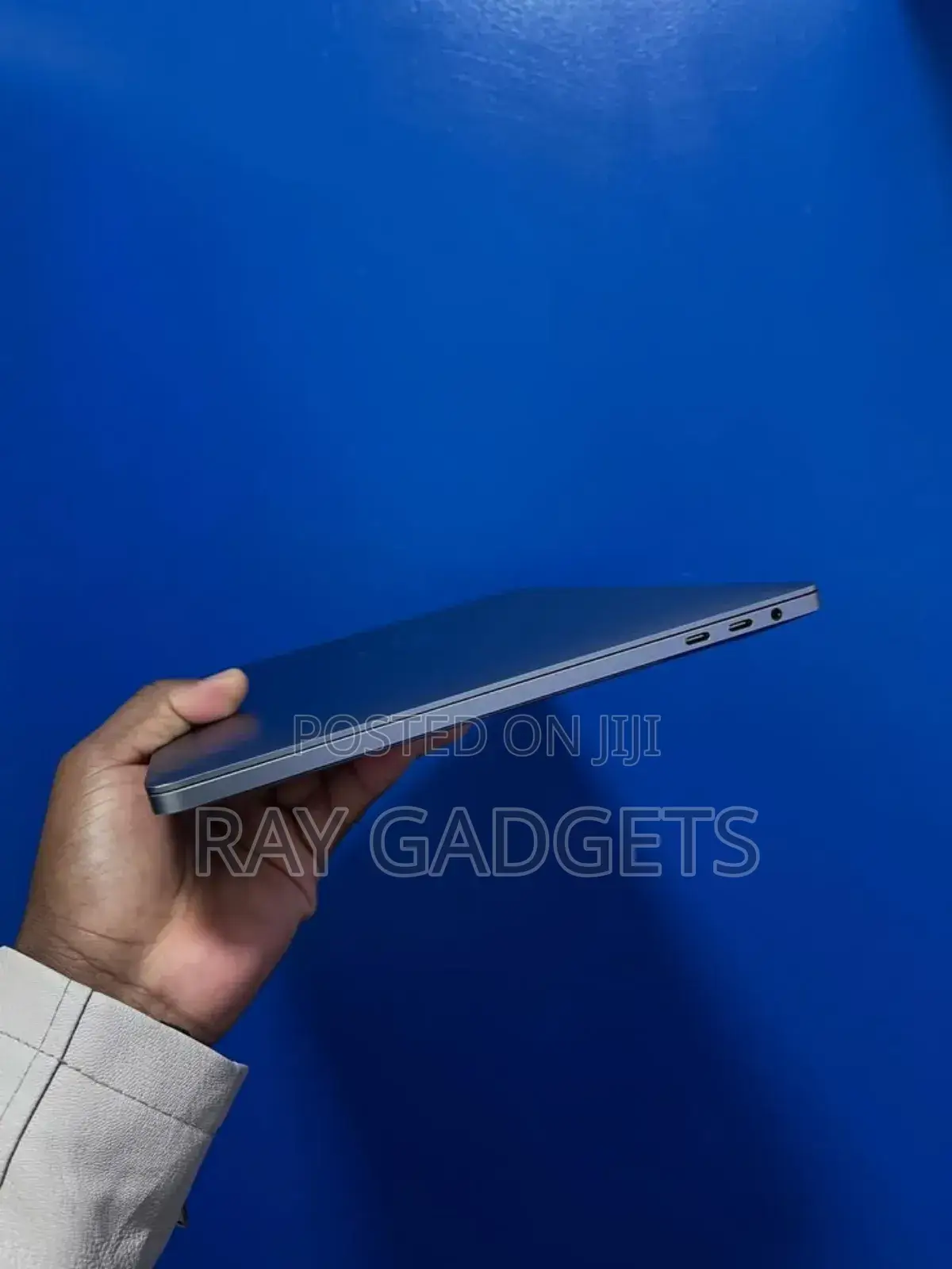 New Laptop Apple MacBook 2020 16GB Intel Core i7 SSD 512GB