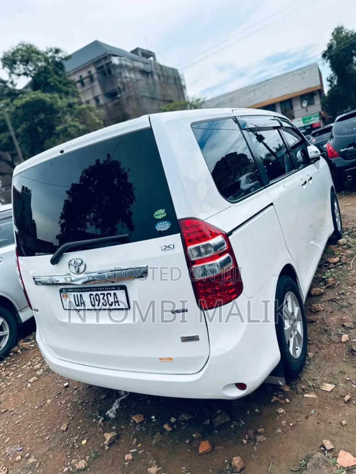 Toyota Noah 2012 Pearl