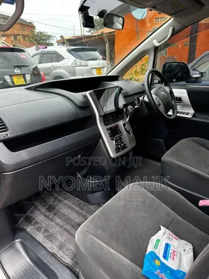 Toyota Noah 2012 Pearl