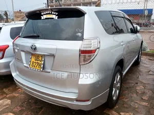 Toyota Vanguard 2008 White