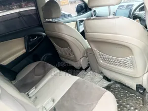 Toyota Vanguard 2008 White