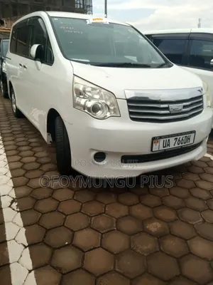 Toyota Noah 2011 White
