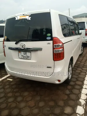 Toyota Noah 2011 White