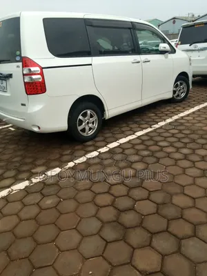 Toyota Noah 2011 White
