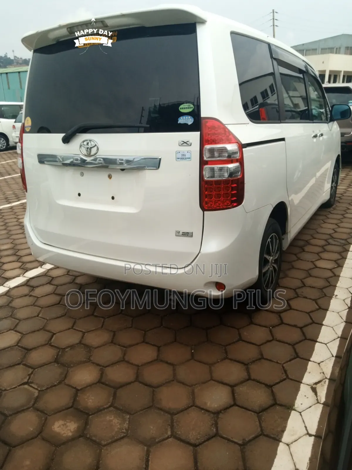 Toyota Noah 2012 White