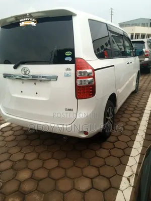 Toyota Noah 2012 White