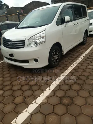 Toyota Noah 2012 White