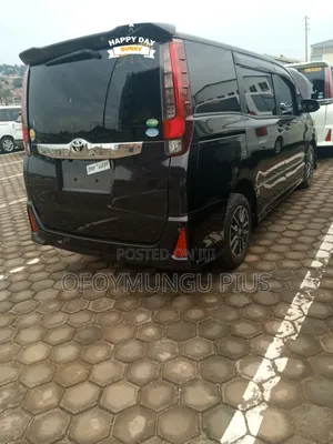 Toyota Noah 2014 Black