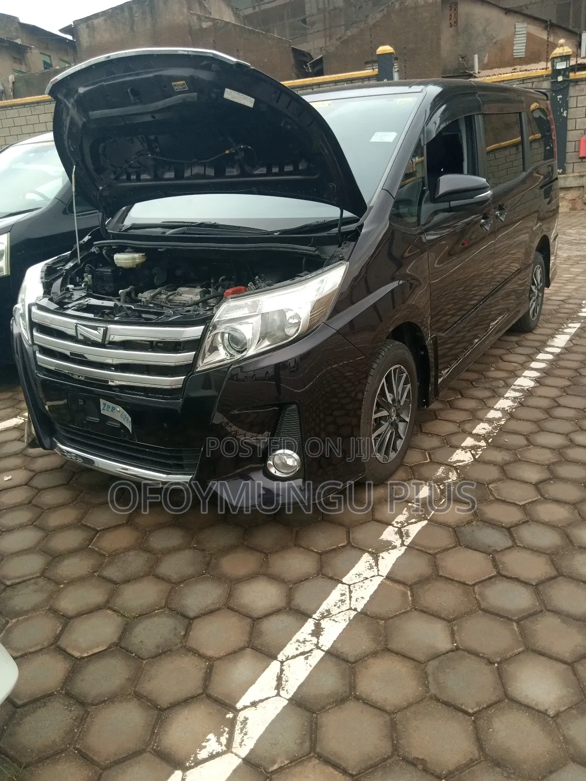 Toyota Noah 2014 Black