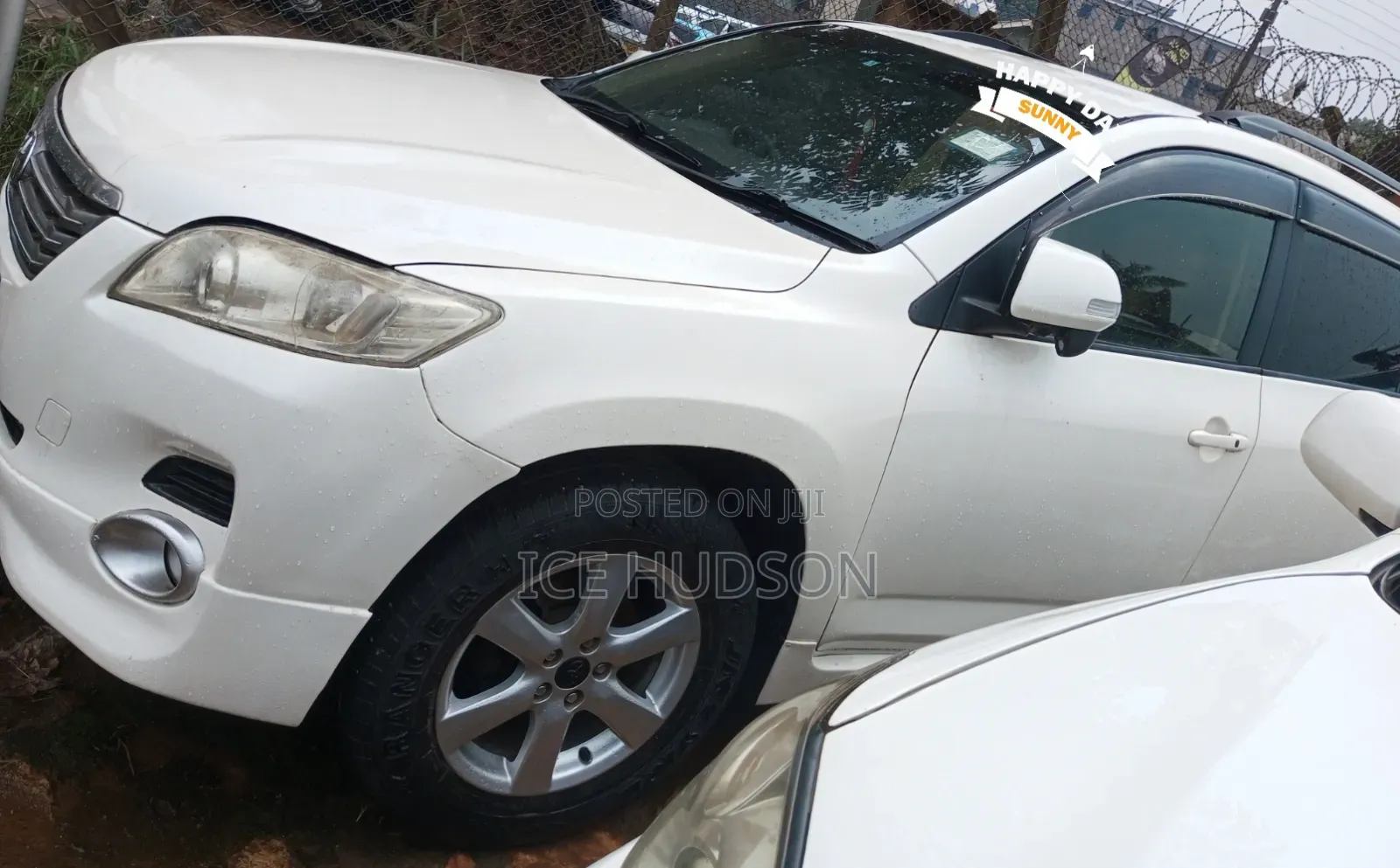 Toyota Vanguard 2010 White