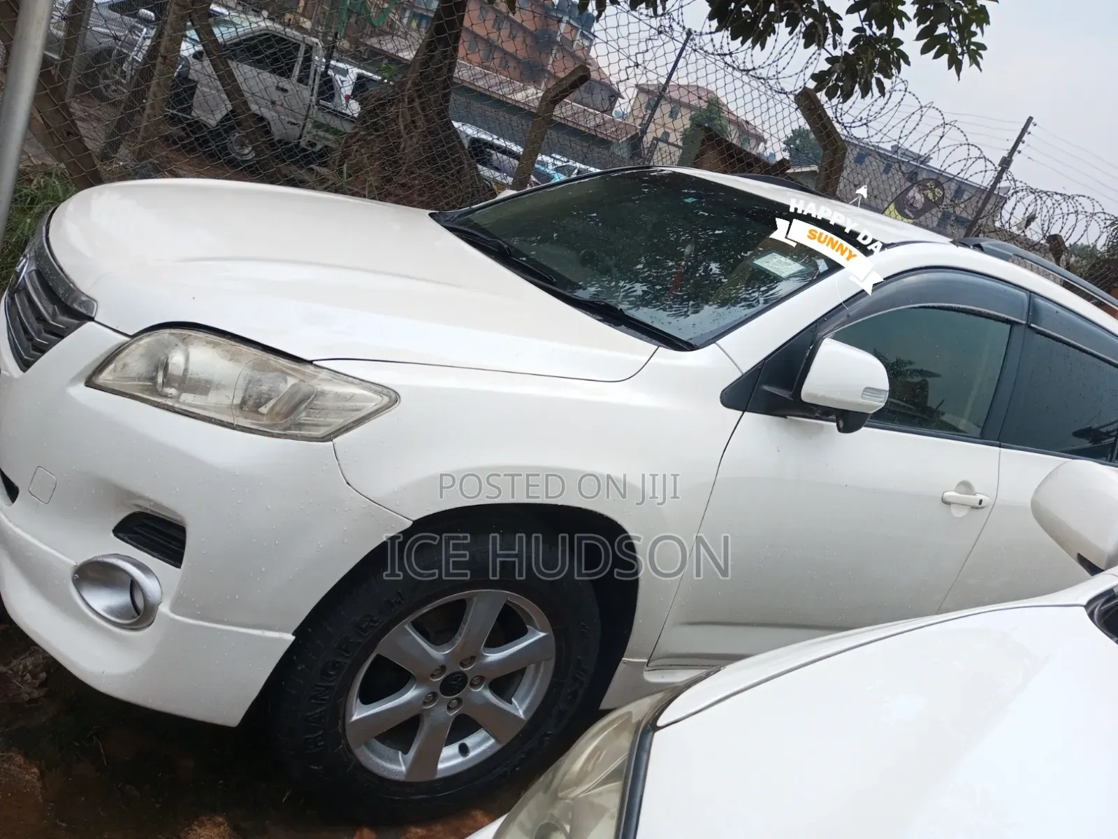 Toyota Vanguard 2010 White