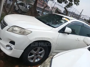 Toyota Vanguard 2010 White