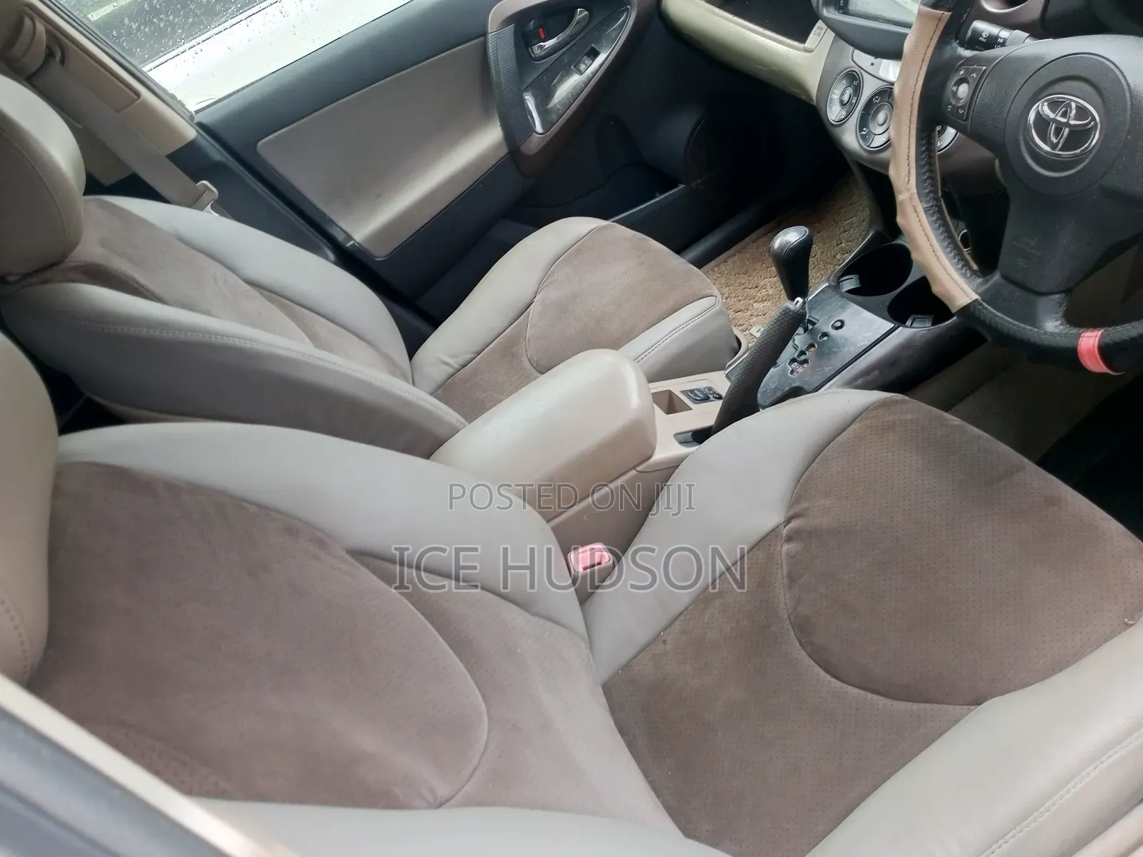 Toyota Vanguard 2010 White