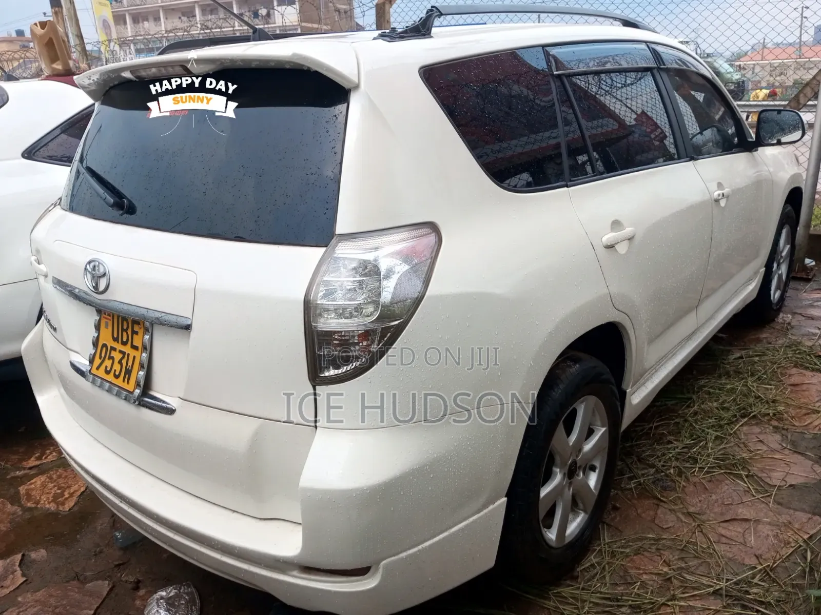 Toyota Vanguard 2010 White
