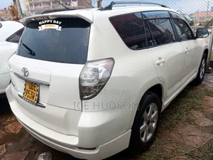 Toyota Vanguard 2010 White