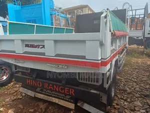 Hino Tipper