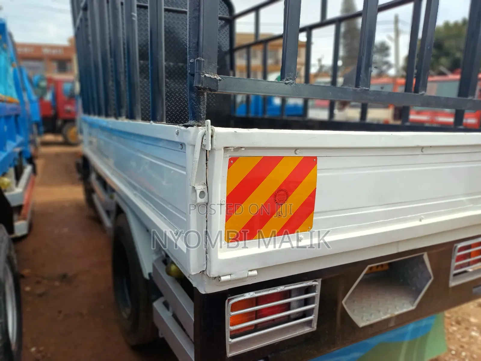 Mitsubish Canter Truck