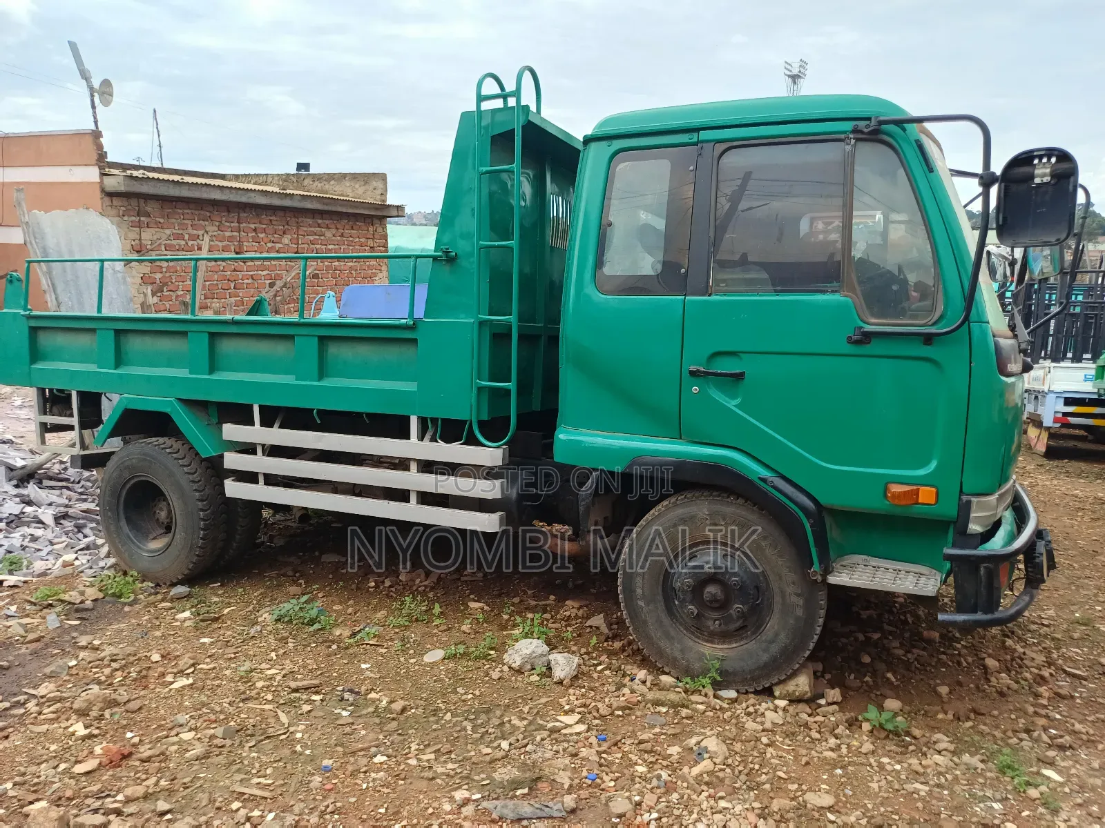 Nissan Diesel Tipper