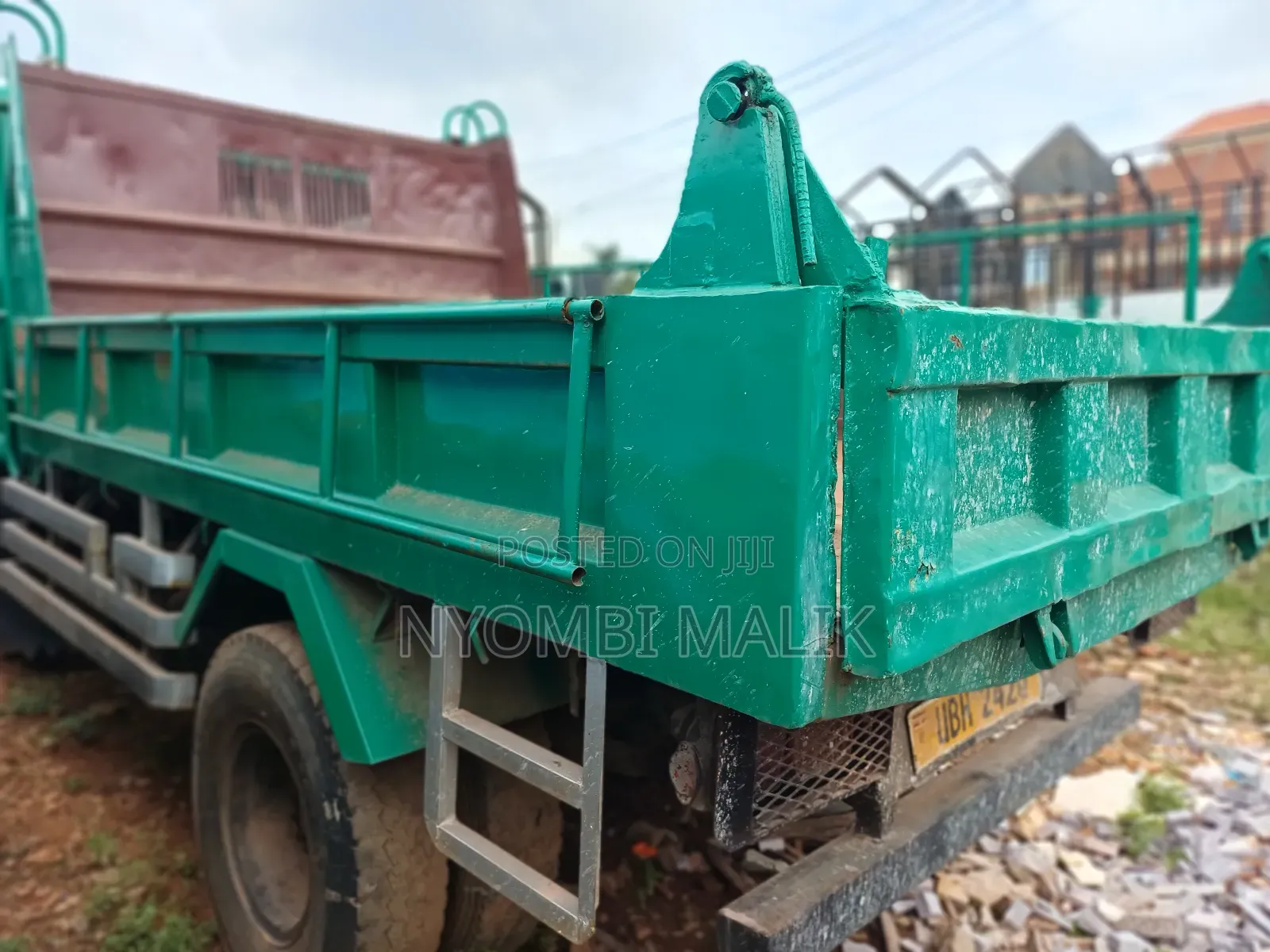 Nissan Diesel Tipper