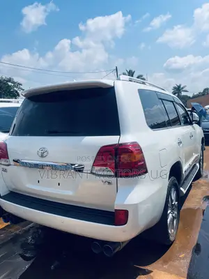 Toyota Land Cruiser 4.6 V8 ZX 2015 White