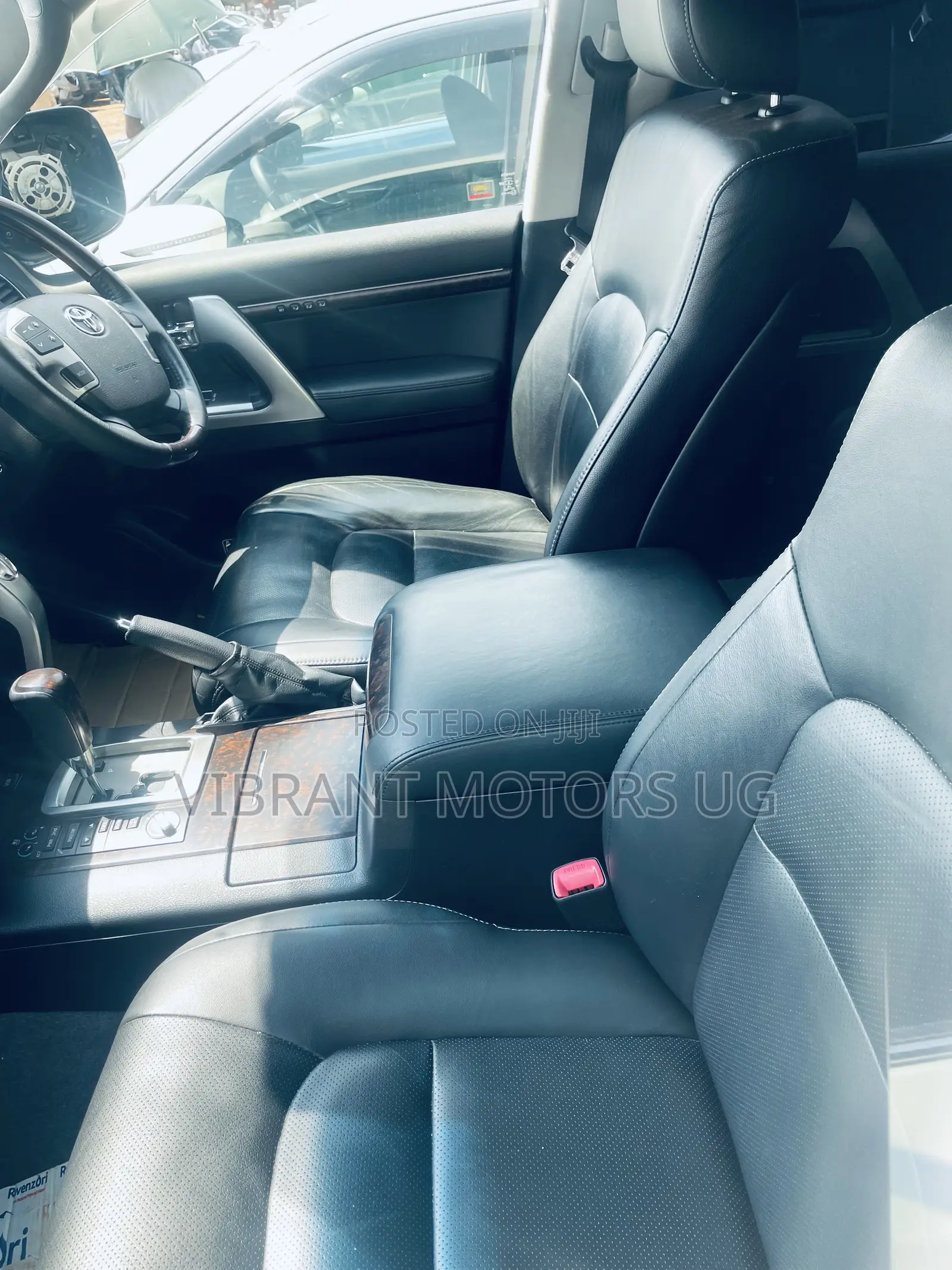 Toyota Land Cruiser 4.6 V8 ZX 2015 White