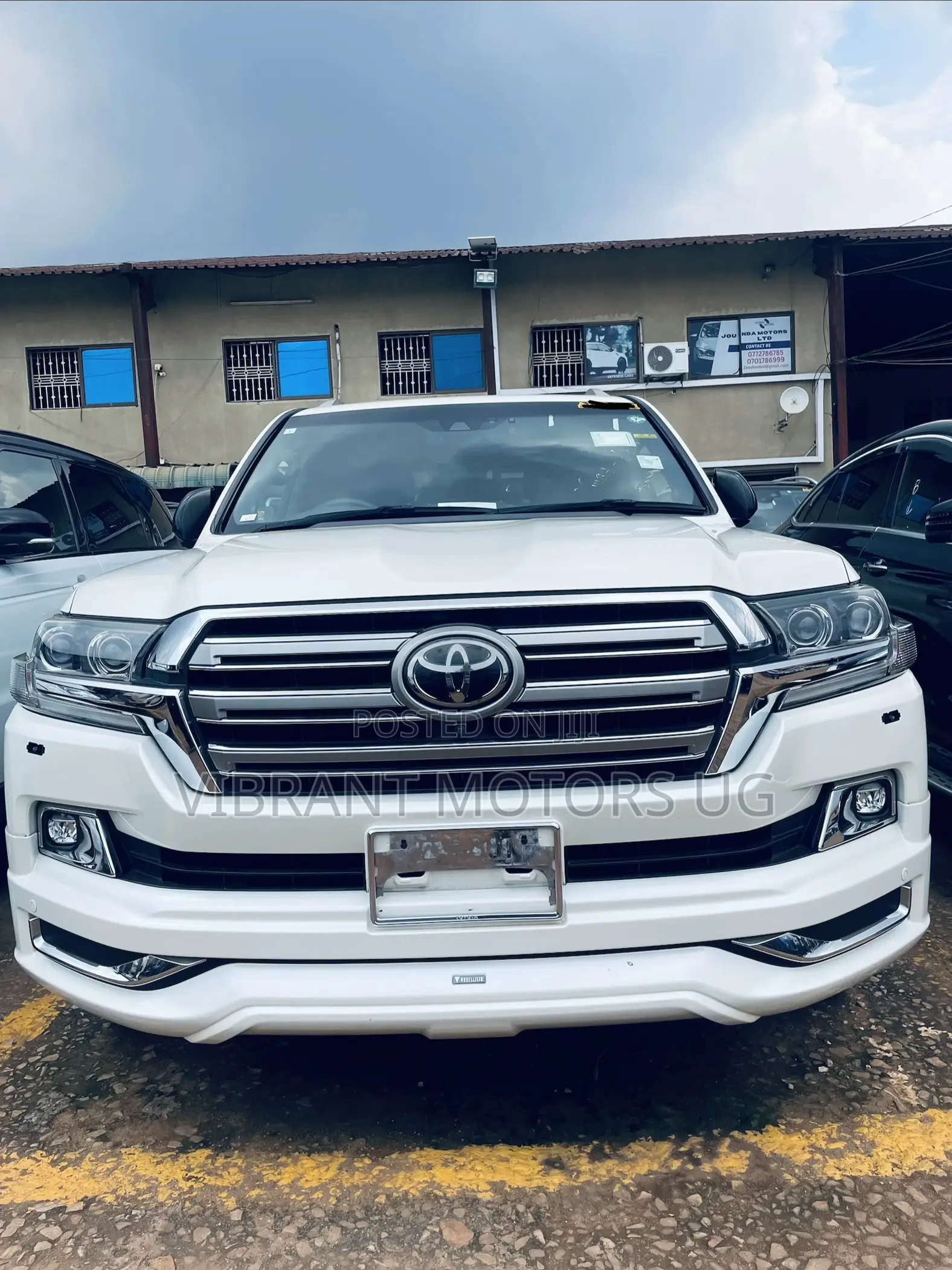 Toyota Land Cruiser 4.6 V8 ZX 2018 White