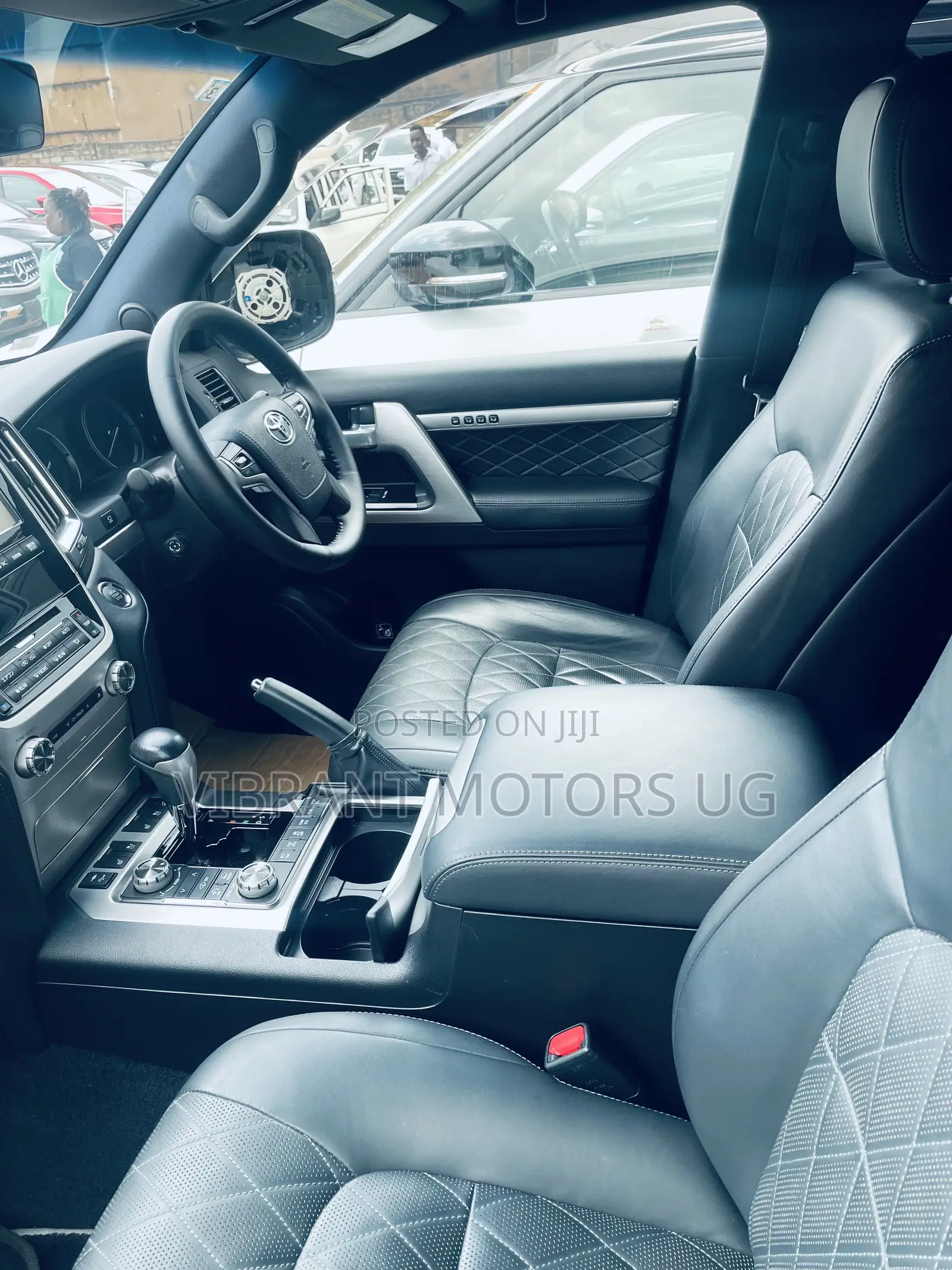 Toyota Land Cruiser 4.6 V8 ZX 2018 White