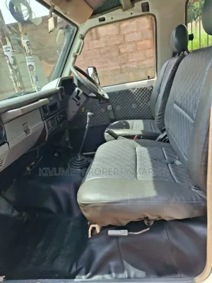 Toyota Land Cruiser 4x4 2007 White