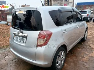 Toyota Ractis 2007 Silver
