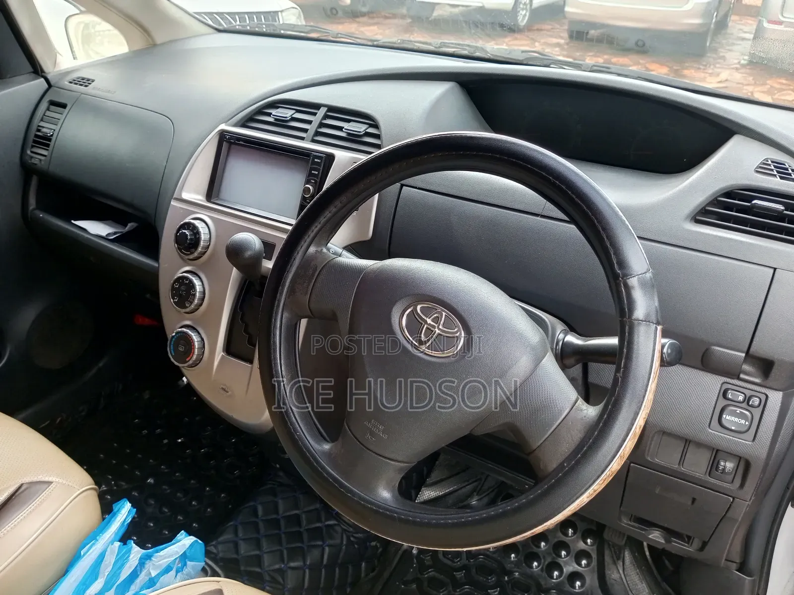 Toyota Ractis 2007 Silver