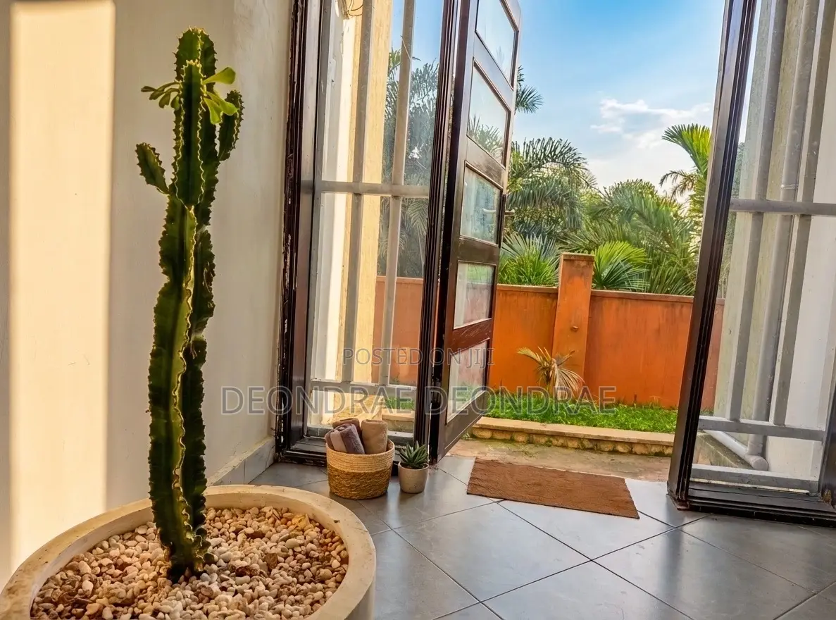 Furnished 20bdrm Block of Flats in Wakiso / Wakiso for sale