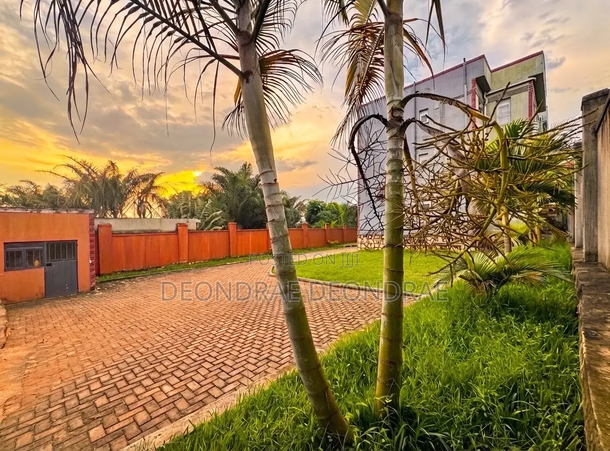 Furnished 20bdrm Block of Flats in Wakiso / Wakiso for sale