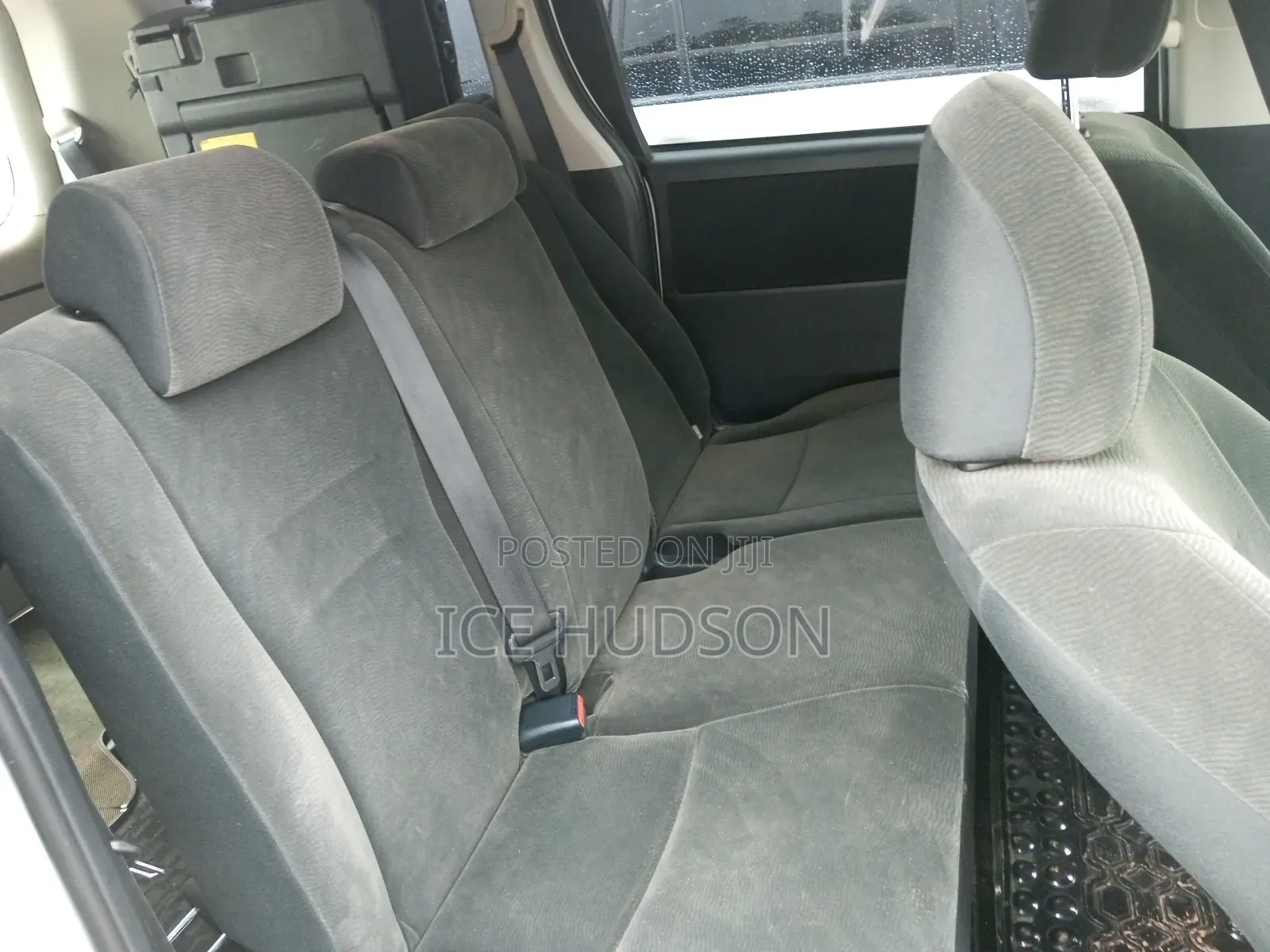 Toyota Noah 2011 White