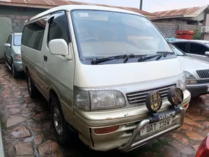 Toyota HiAce 2001 White