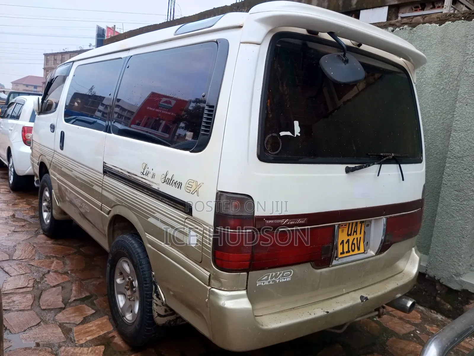 Toyota HiAce 2001 White