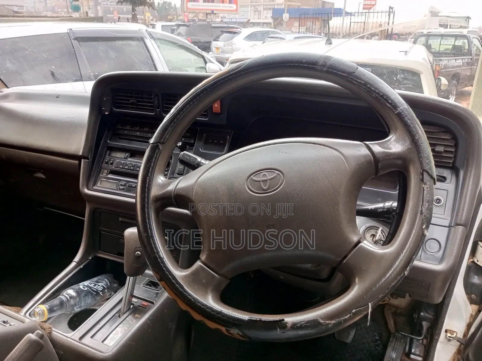 Toyota HiAce 2001 White