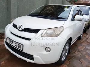 Toyota IST 2008 White