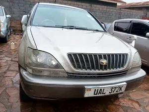 Toyota Harrier 2001 Gold