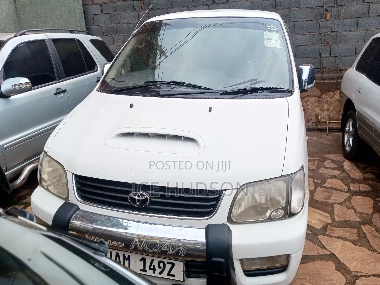Toyota Noah 2002 White