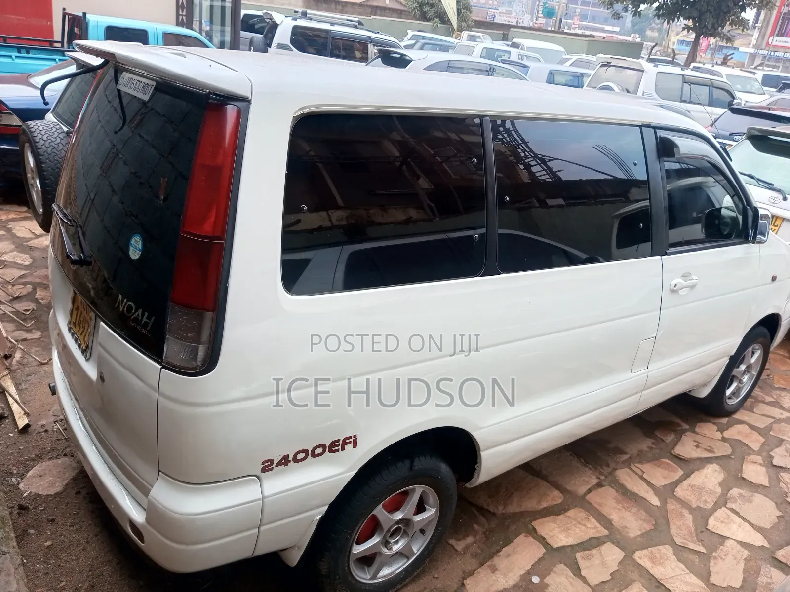 Toyota Noah 2002 White